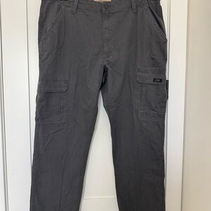 Wrangler 40x29 Gray Cargo Slacks With Lots Of Pocket